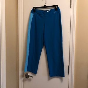 Women’s Nike Capri workout pants size Medium